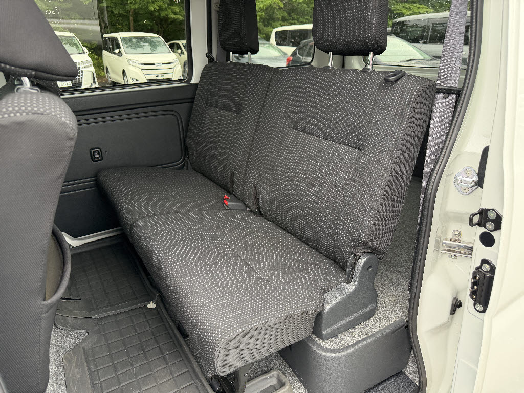 トヨタ ピクシスＶ ｸﾙｰｽﾞﾀｰﾎﾞSAⅢ 4WD