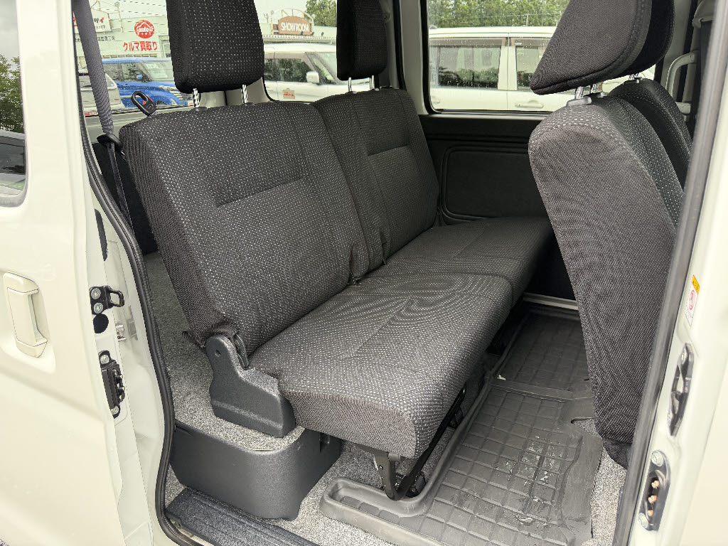 トヨタ ピクシスＶ ｸﾙｰｽﾞﾀｰﾎﾞSAⅢ 4WD