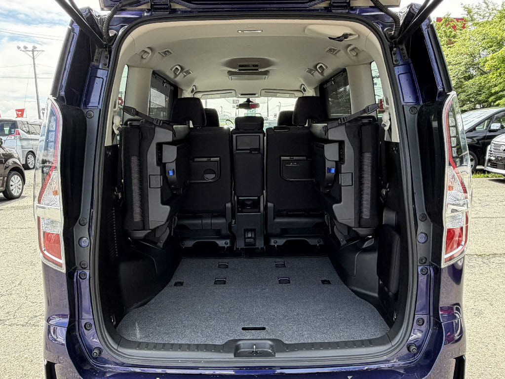 ニッサン セレナＨＶ ハイウェイスターV 4WD