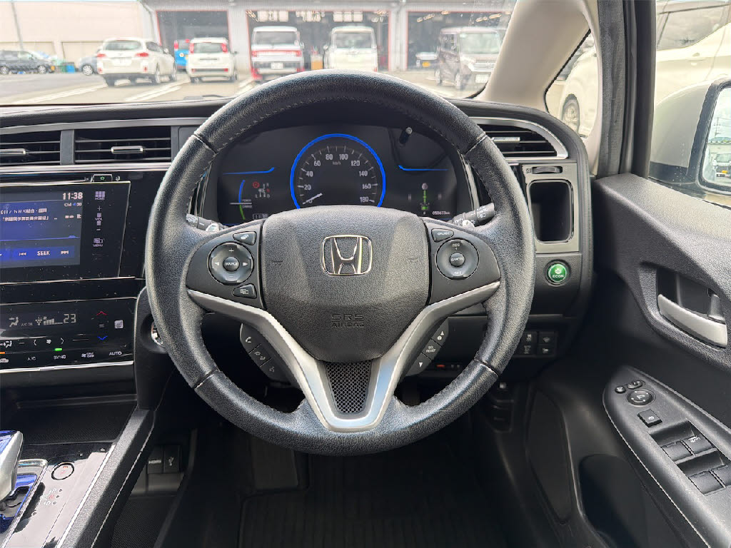 ホンダ シャトル ハイブリッドZ 4WD