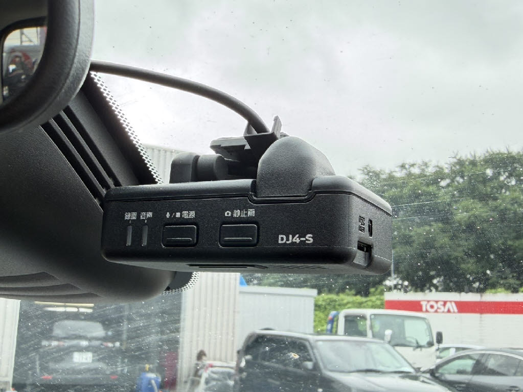 ニッサン セレナＨＶ ﾊｲｳｪｲｽﾀｰ 4WD