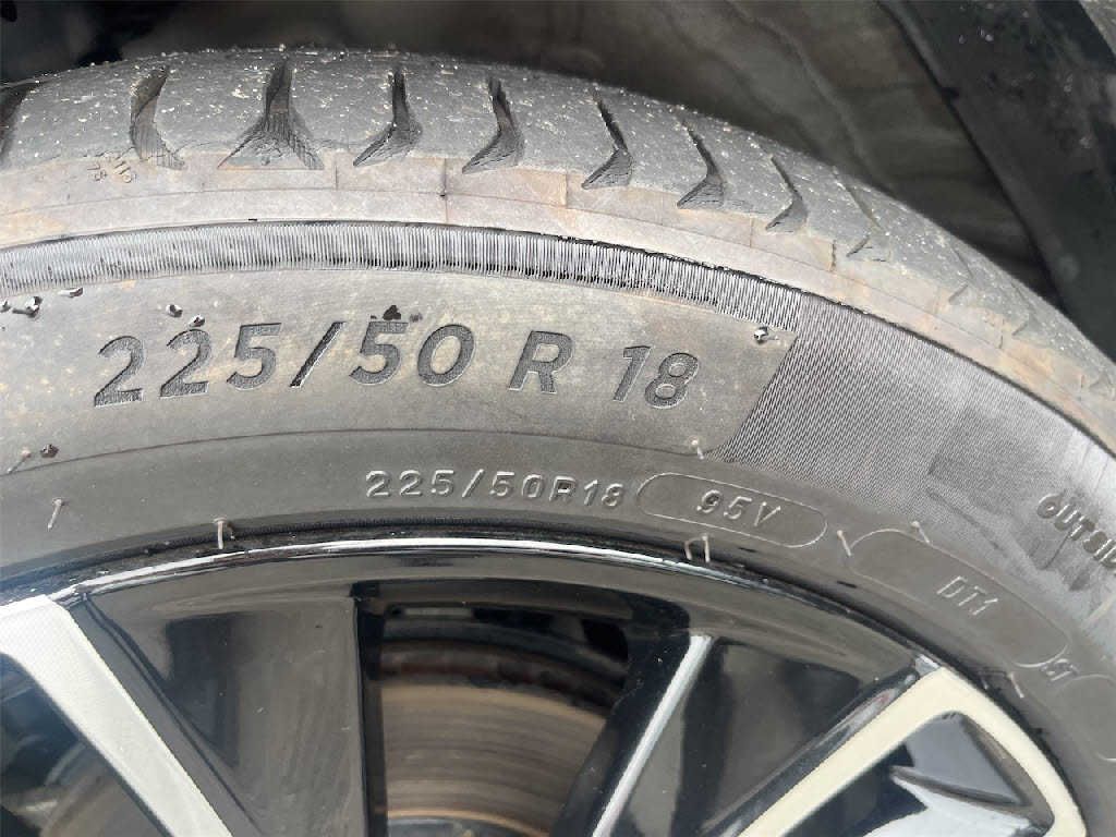 ホンダ ヴェゼルＨＶ ﾊｲﾌﾞﾘｯﾄﾞE:HEV Z 4WD