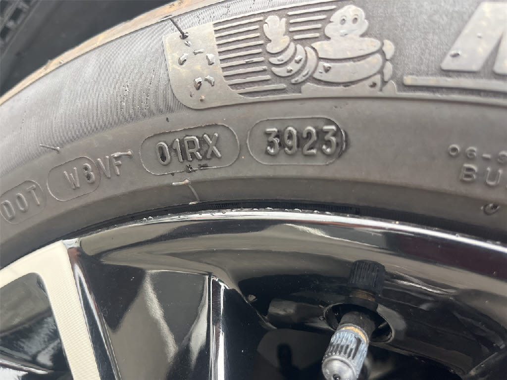 ホンダ ヴェゼルＨＶ ﾊｲﾌﾞﾘｯﾄﾞE:HEV Z 4WD