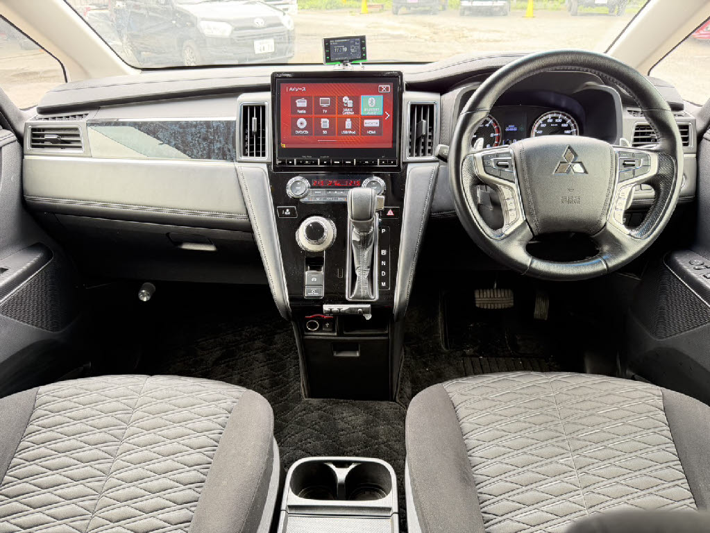 三菱 デリカＤ：５ Gﾊﾟﾜｰﾊﾟｯｹｰｼﾞ 4WD