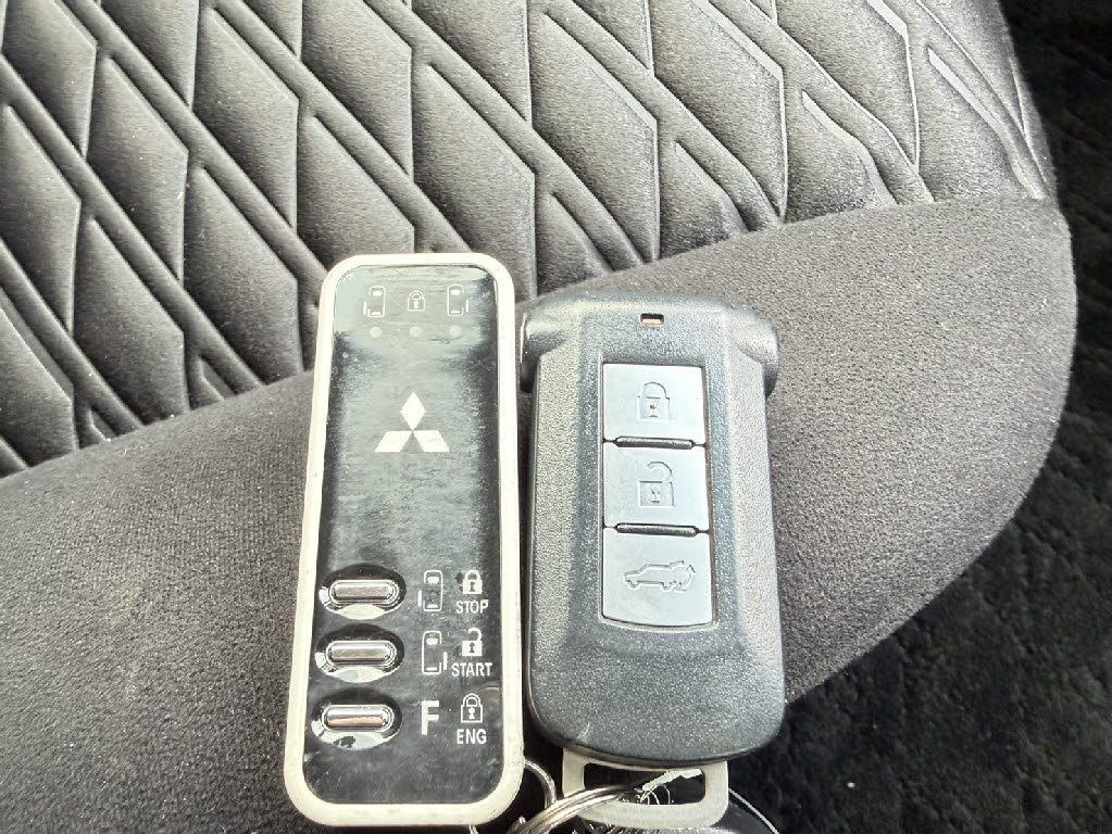 三菱 デリカＤ：５ Gﾊﾟﾜｰﾊﾟｯｹｰｼﾞ 4WD