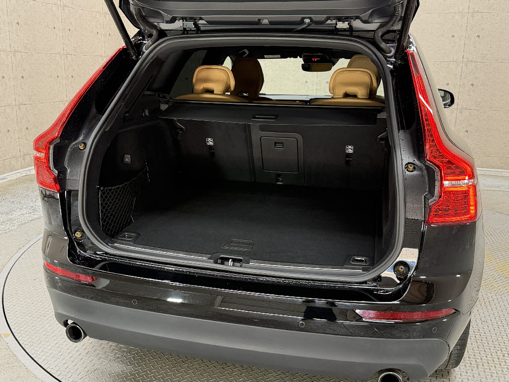 ボルボ ボルボ ＸＣ６０ T5 AWDﾓｰﾒﾝﾀﾑ