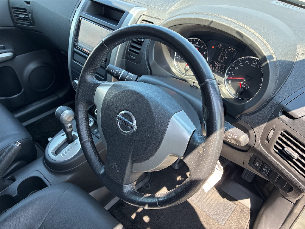 ニッサン エクストレイル 20Xt