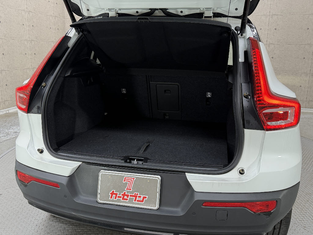 ボルボ ボルボ ＸＣ４０ B4-AWD-Rﾃﾞｻﾞｲﾝ 4WD