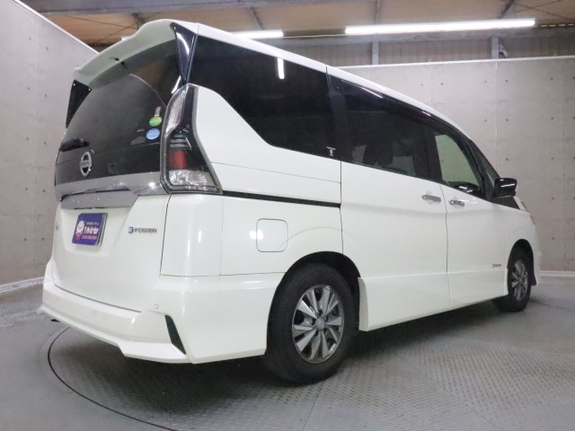 ニッサン セレナＨＶ ｅパワー　ハイウェイスターＶ