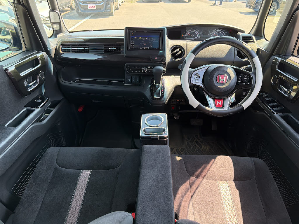 ホンダ Ｎ　ＢＯＸカスタム G・Lﾎﾝﾀﾞｾﾝｼﾝｸﾞ 4WD