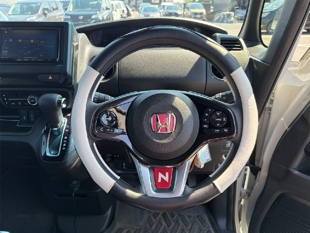 ホンダ Ｎ　ＢＯＸカスタム G・Lﾎﾝﾀﾞｾﾝｼﾝｸﾞ 4WD