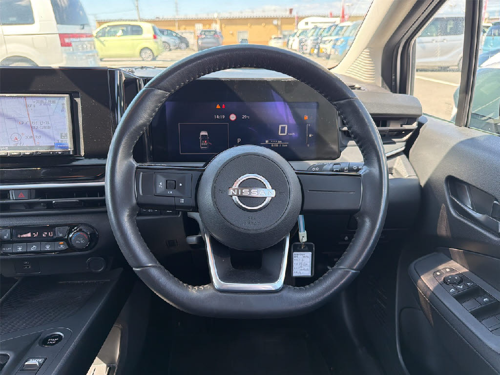 ニッサン ノート S FOUR 4WD