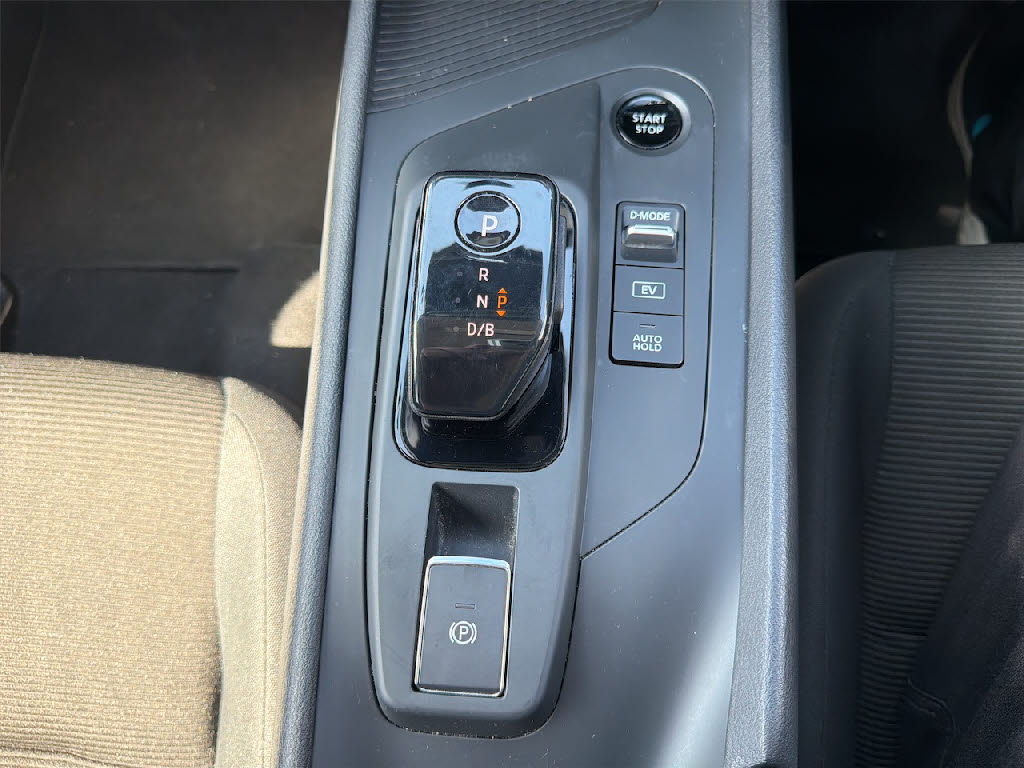ニッサン ノート S FOUR 4WD