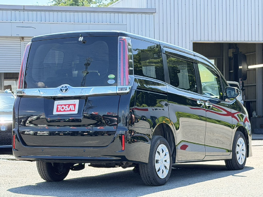 トヨタ ノア X 4WD