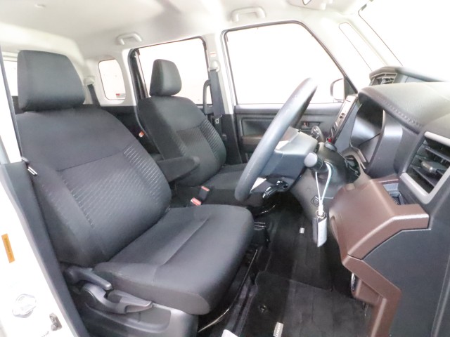 トヨタ ルーミー GS