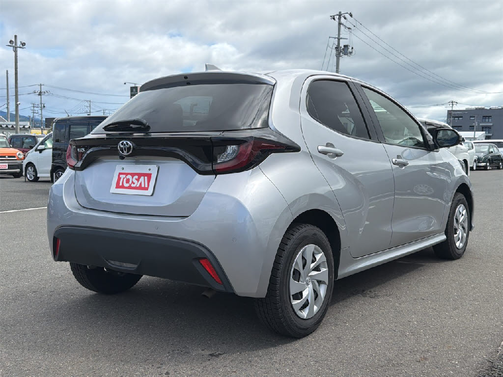トヨタ ヤリス X 4WD