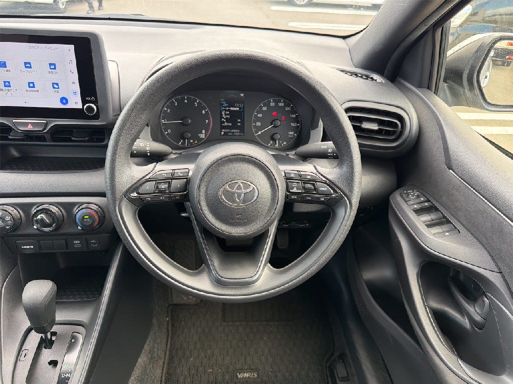 トヨタ ヤリス X 4WD