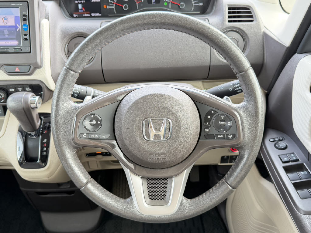 ホンダ Ｎ　ＢＯＸ G・Lﾎﾝﾀﾞｾﾝｼﾝｸﾞ 4WD