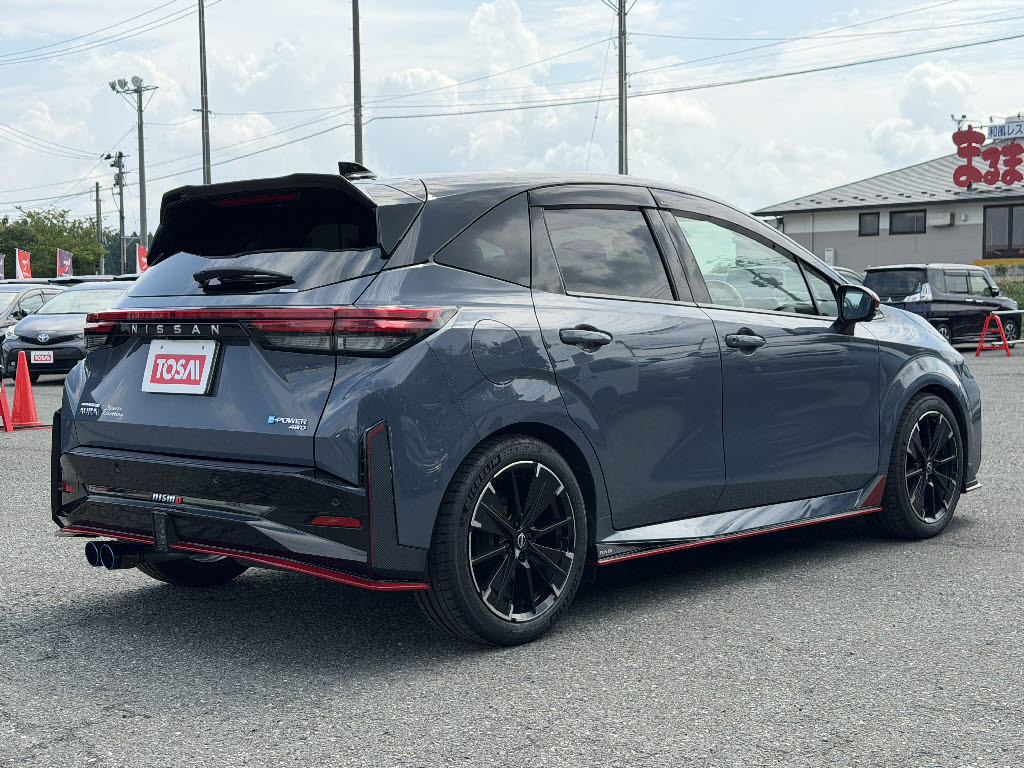 ニッサン ノート NISMO tuned e-POWER 4WD