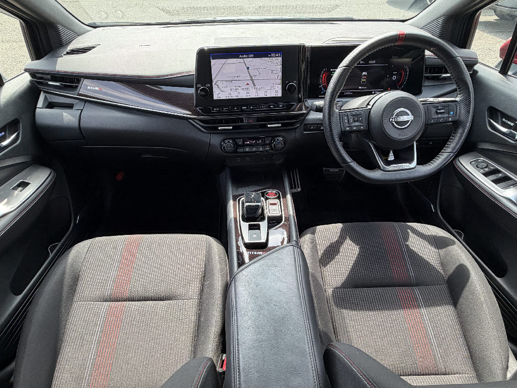 ニッサン ノート NISMO tuned e-POWER 4WD