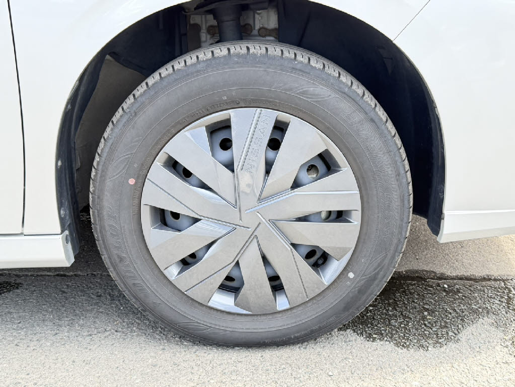 ニッサン セレナ XV 4WD