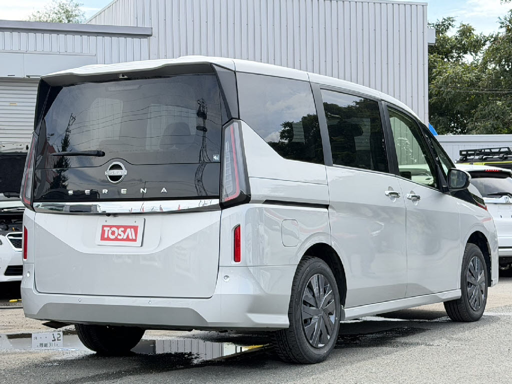 ニッサン セレナ XV 4WD