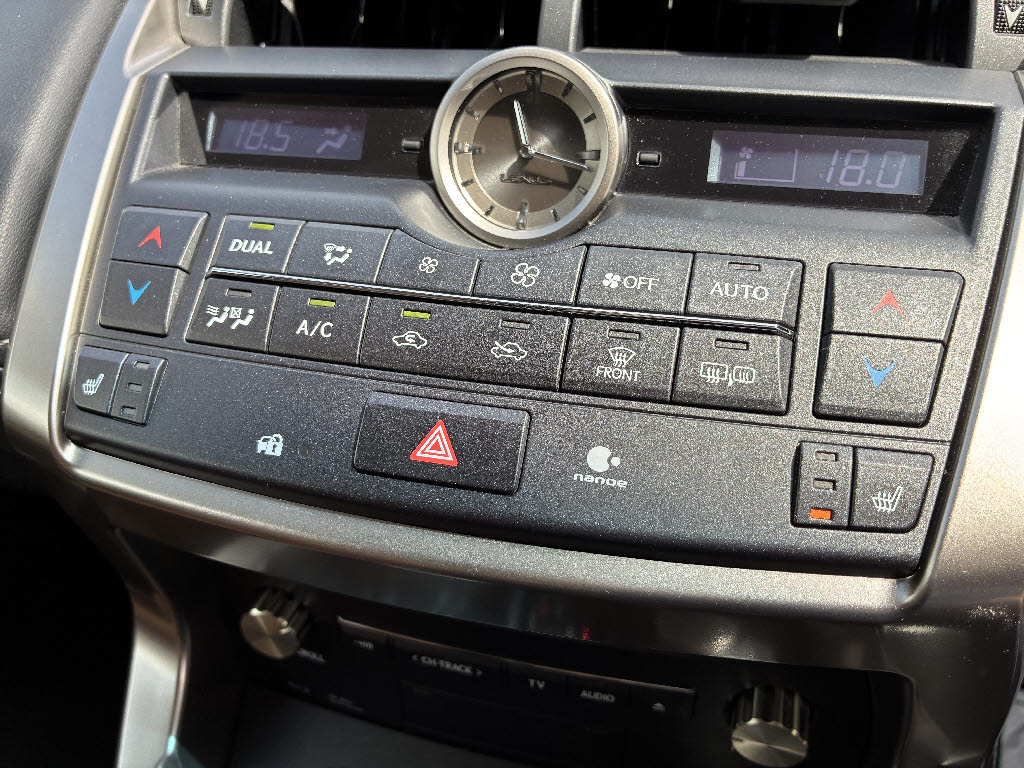 レクサス レクサス ＮＸ NX300h Iﾊﾟｯｹｰｼﾞ 4WD