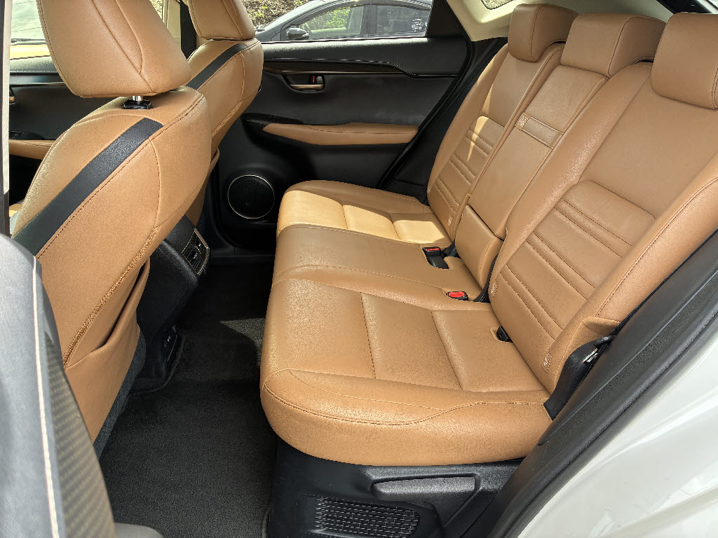 レクサス レクサス ＮＸ NX300h Iﾊﾟｯｹｰｼﾞ 4WD