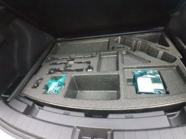 トヨタ カローラツーリング ハイブリッドＷ×Ｂ
