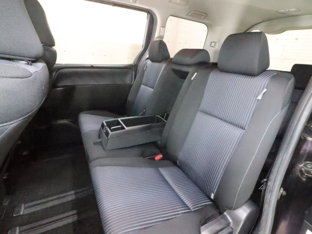 トヨタ ヴォクシー ZS