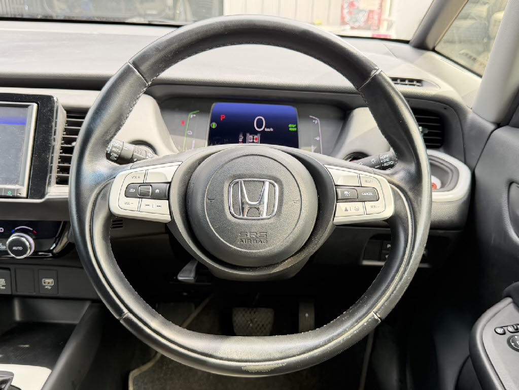 ホンダ ﾌｨｯﾄ e:HEV e:HEVホーム 4WD