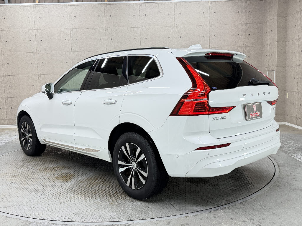 ボルボ ボルボ ＸＣ６０ B5 AWDﾓｰﾒﾝﾀﾑ 4WD