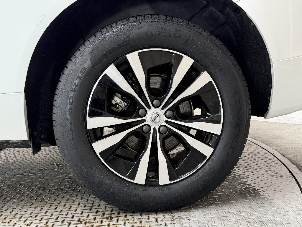 ボルボ ボルボ ＸＣ６０ B5 AWDﾓｰﾒﾝﾀﾑ 4WD