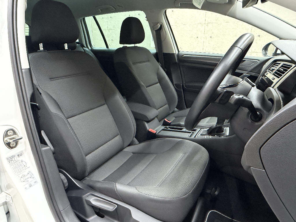 フォルクスワーゲン ＶＷゴルフヴァリアント ｳﾞｧﾘｱﾝﾄTDIｺﾝﾌｫｰﾄﾗｲﾝﾏｲｽﾀｰ