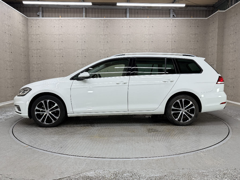 フォルクスワーゲン ＶＷゴルフヴァリアント ｳﾞｧﾘｱﾝﾄTDIｺﾝﾌｫｰﾄﾗｲﾝﾏｲｽﾀｰ