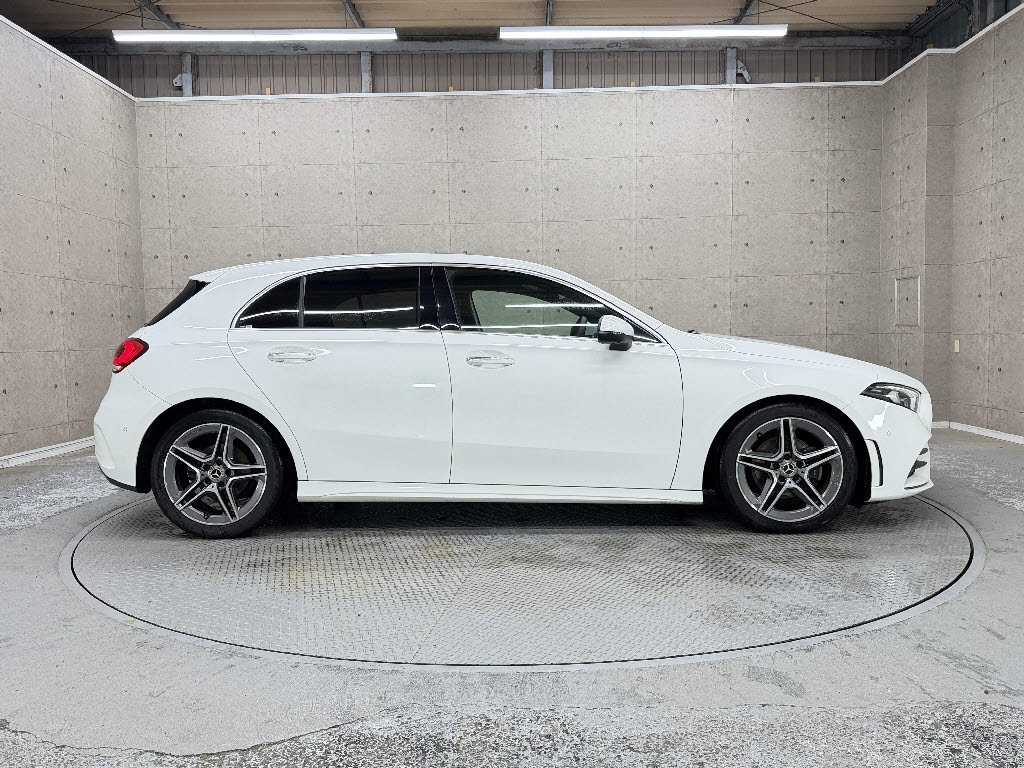 メルセデスベンツ ﾒﾙｾﾃﾞｽﾍﾞﾝﾂ Aｸﾗｽ 200d　AMGﾗｲﾝ