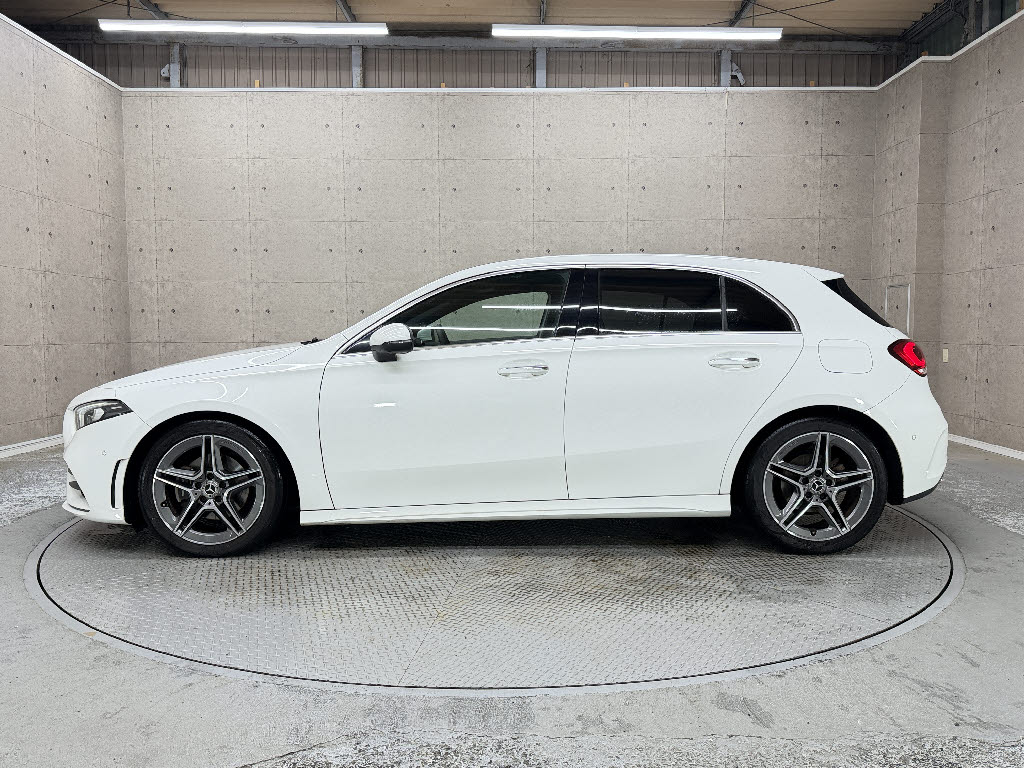 メルセデスベンツ ﾒﾙｾﾃﾞｽﾍﾞﾝﾂ Aｸﾗｽ 200d　AMGﾗｲﾝ
