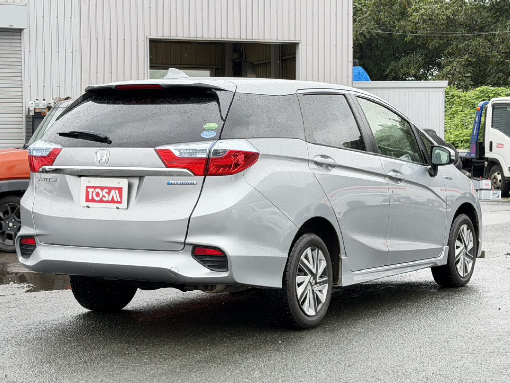 ホンダ シャトル ハイブリッド 4WD