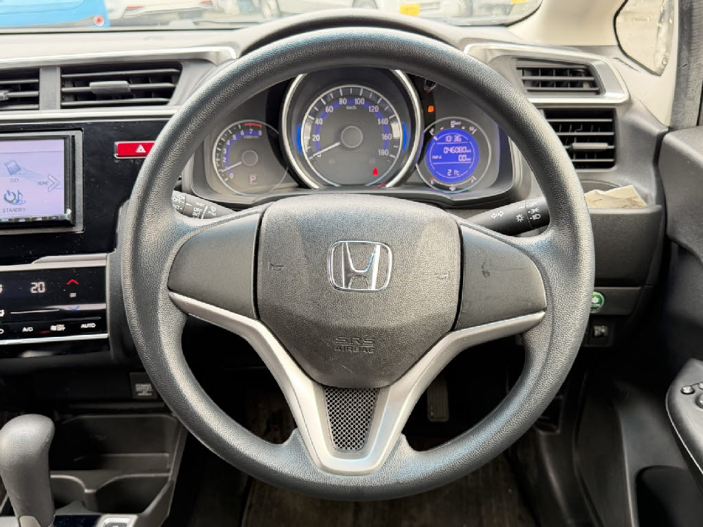 ホンダ フィット 13G・Fパッケージ 4WD