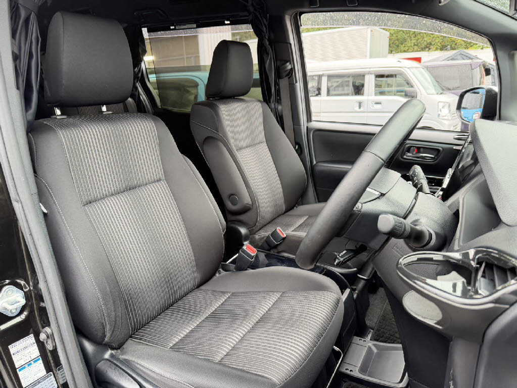 トヨタ ヴォクシー ZS 煌2