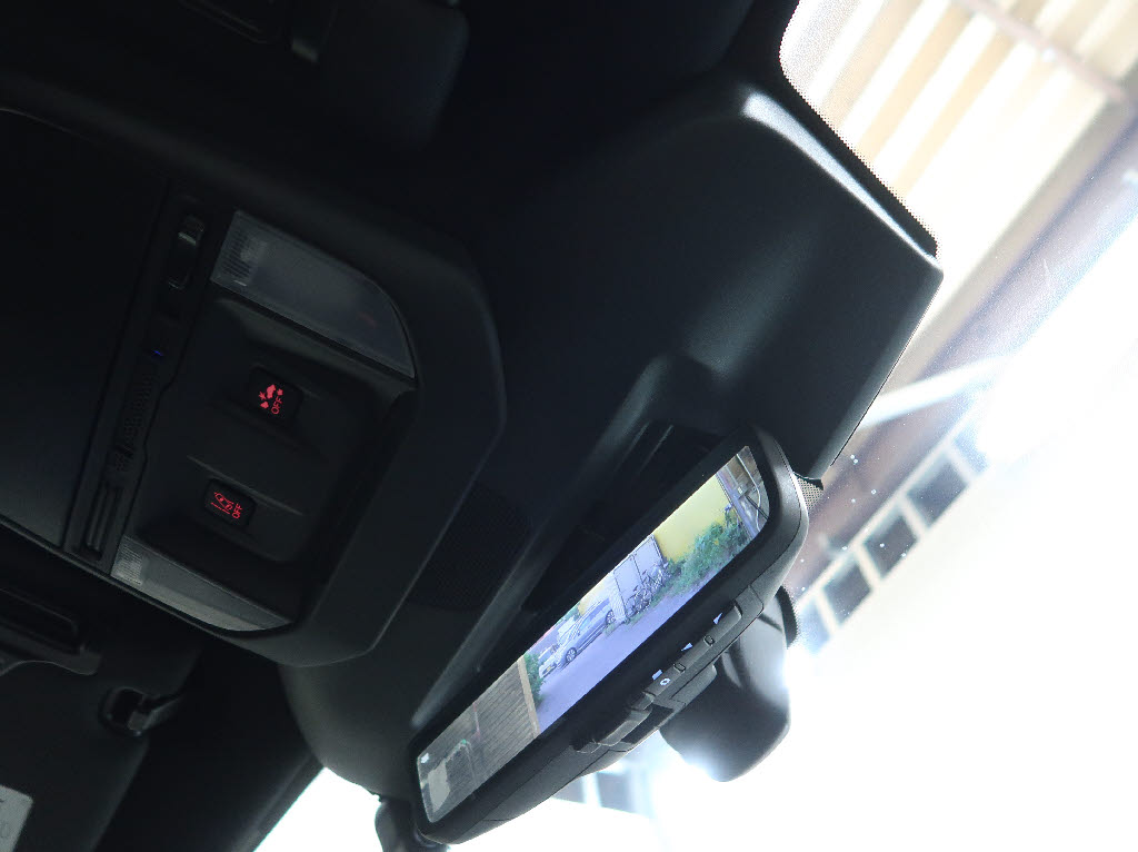 スバル フォレスター STIｽﾎﾟｰﾂﾌﾞﾗｯｸｲﾝﾃﾘｱｾﾚｸｼｮﾝ 4WD