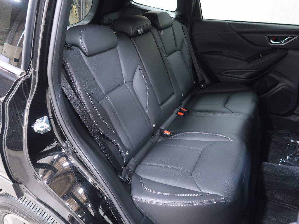 スバル フォレスター STIｽﾎﾟｰﾂﾌﾞﾗｯｸｲﾝﾃﾘｱｾﾚｸｼｮﾝ 4WD