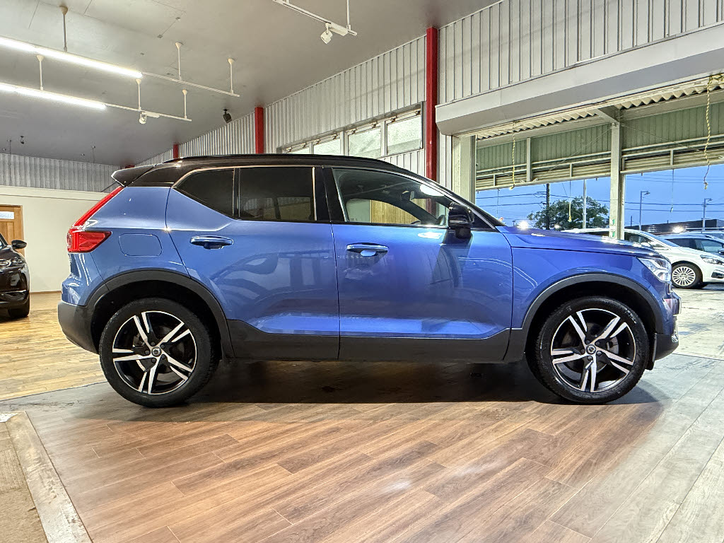 ボルボ ボルボ ＸＣ４０ B4 AWD ｲﾝｽｸﾘﾌﾟｼｮﾝ