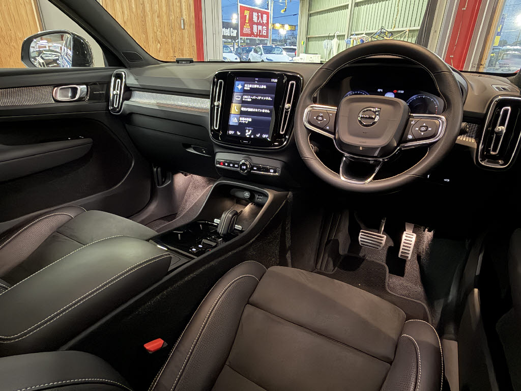 ボルボ ボルボ ＸＣ４０ B4 AWD ｲﾝｽｸﾘﾌﾟｼｮﾝ
