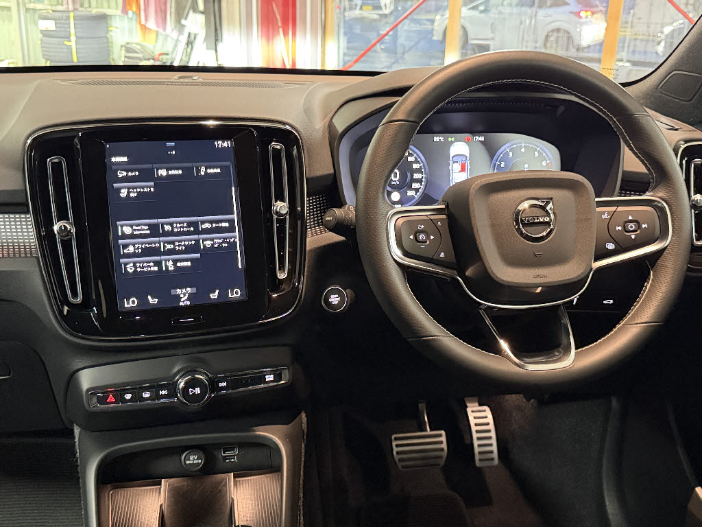 ボルボ ボルボ ＸＣ４０ B4 AWD ｲﾝｽｸﾘﾌﾟｼｮﾝ