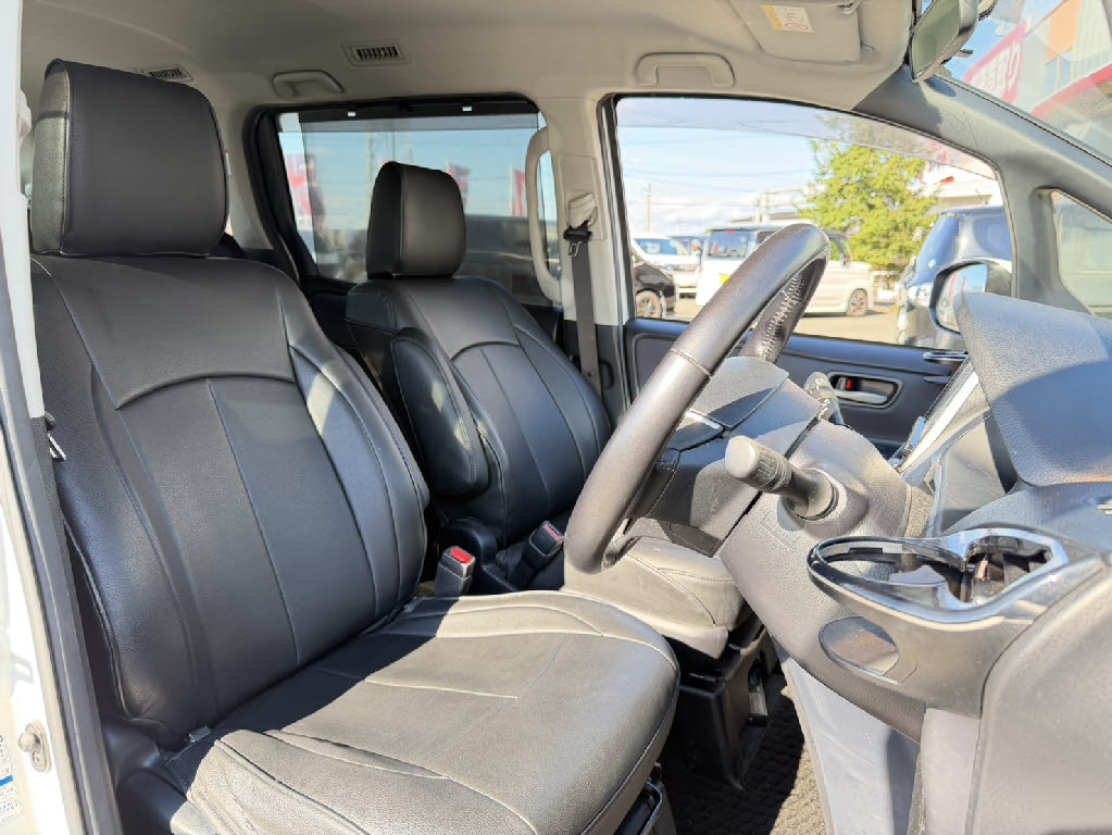 トヨタ ノア Si 4WD