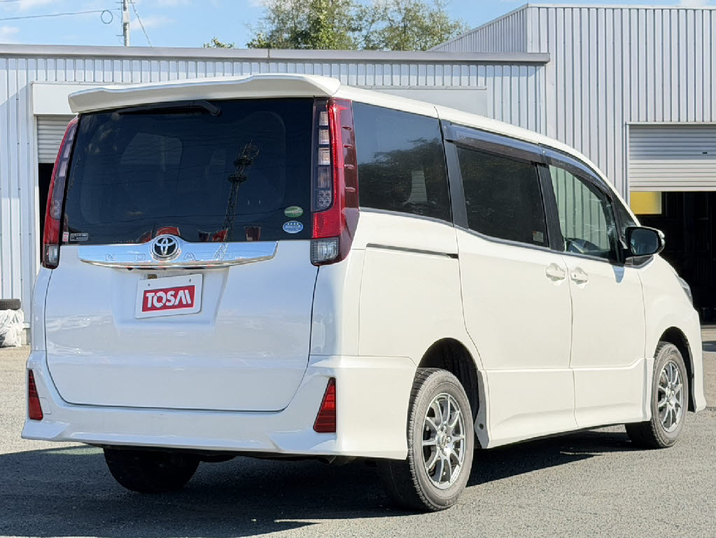 トヨタ ノア Si 4WD