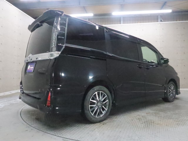 トヨタ ヴォクシー ＺＳ